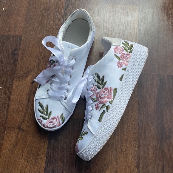 Women’s Bugatti Shoes - Picture 2 of 4